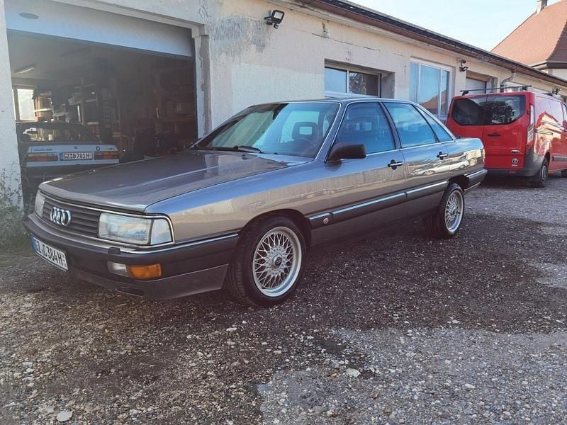 Grau Gebraucht 1984 Audi 200 Limousine | 19.499 € - Bild 1/4