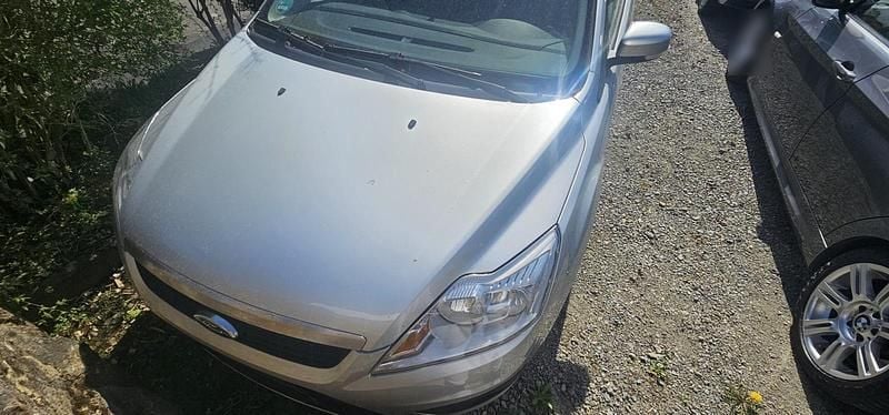 Second-hand Ford Focus 90 CP (66 kW) 2010 Argintiu Berlinǎ