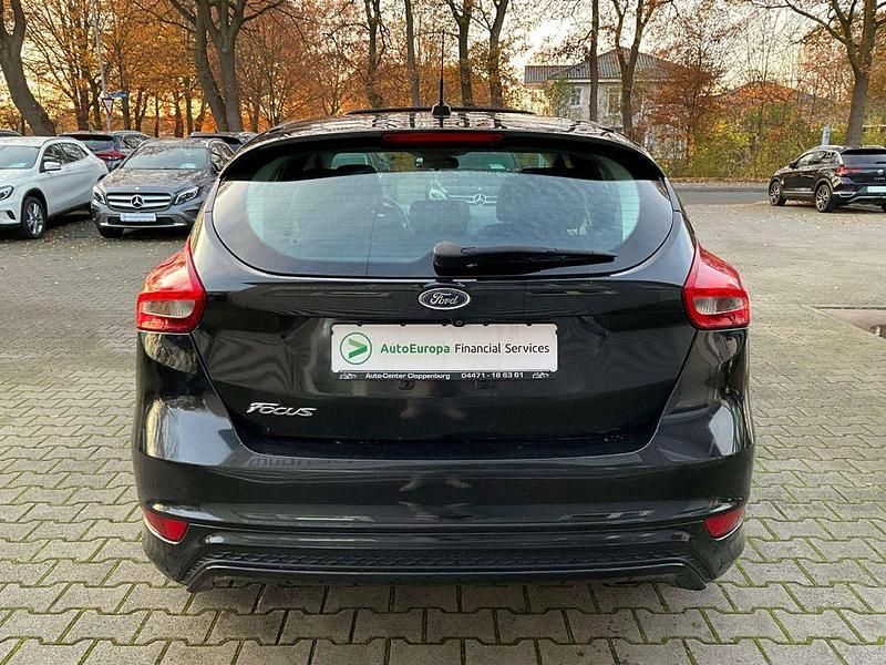 Gebraucht Ford Focus SE 162 PS (119 kW) 2015 Schwarz Limousine
