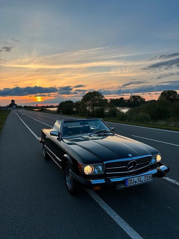 Schwarz Gebraucht 1982 Mercedes SL380 | 24.242 € - Bild 1/4