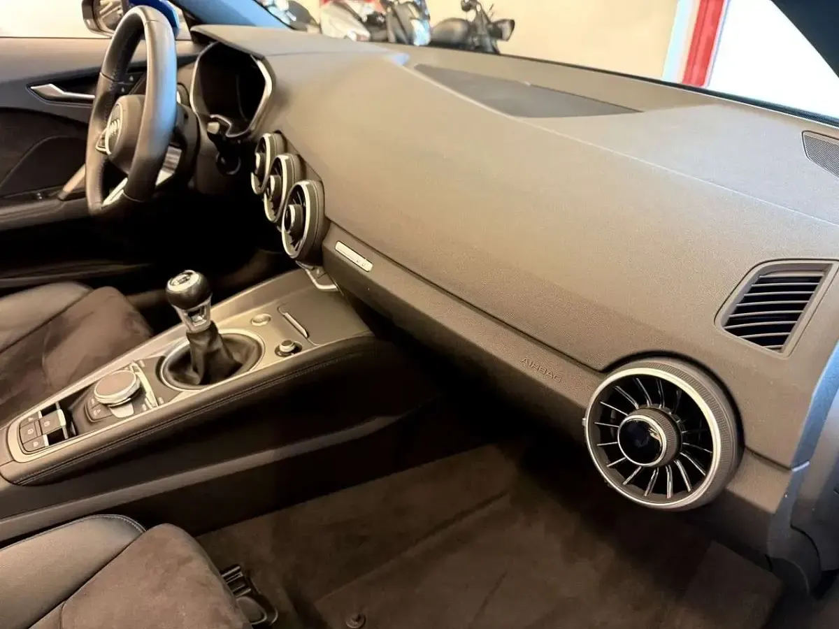 Gebraucht Audi TT Roadster S-Line 179 PS (131 kW) 2018 Blau Cabrio