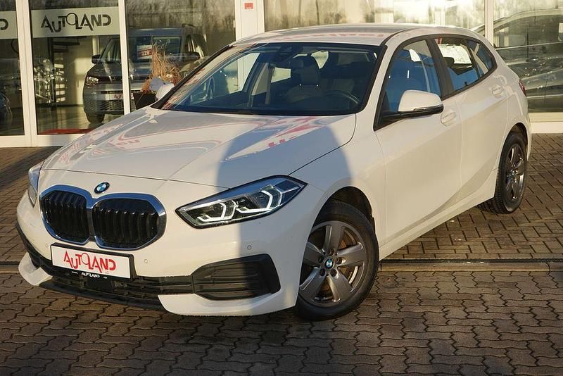 Gebraucht BMW 118 Advantage 136 PS (100 kW) 2022 Alpinweiss Kleinwagen