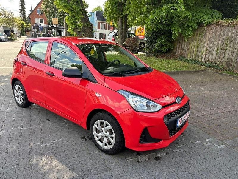 Rot Gebraucht 2019 Hyundai i10 Pure Kleinwagen | 3.999 € - Bild 1/4