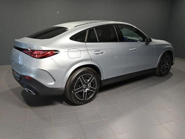 Metalliclack hightechsilber Neu 2025 Mercedes GLC200 AMG SUV | 65.800 € - Bild 1/3