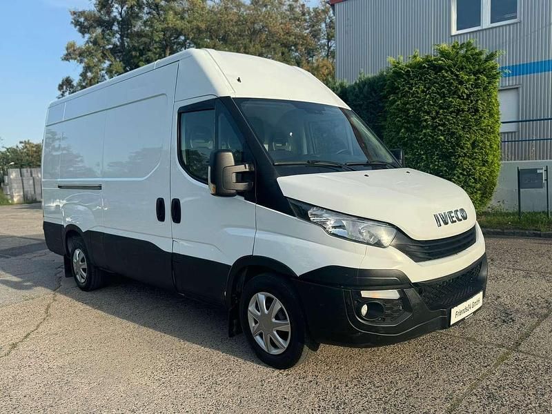 White ic 194 Gebraucht 2018 Iveco Daily Van / Kleinbus | 16.499 € (Superpreis) - Bild 1/4