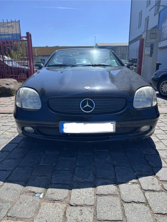 Schwarz Gebraucht 2000 Mercedes SLK200 Edition Cabrio | 2.390 € - Bild 1/4
