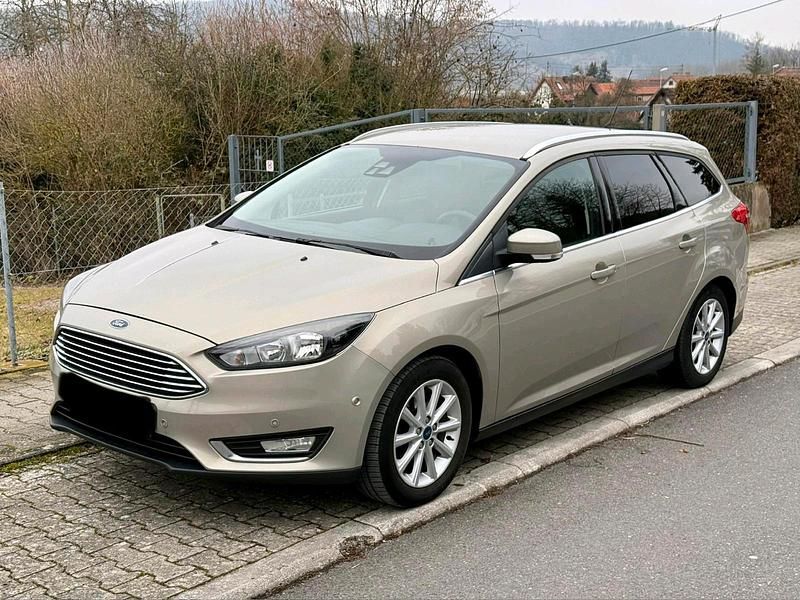 Gebraucht Ford Focus 120 PS (88 kW) 2015 Gold Kombi