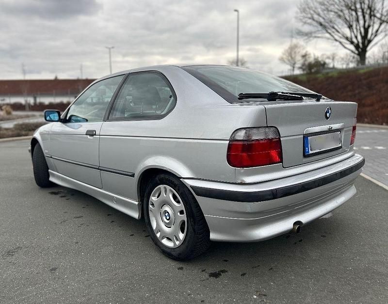 Gebraucht BMW 316 Exclusive 105 PS (77 kW) 1999 Silber Limousine