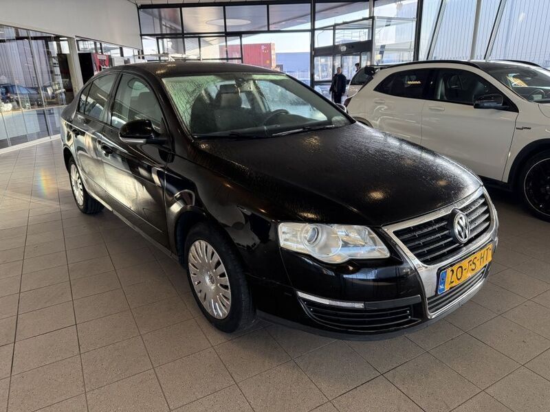 Schwarz Gebraucht 2007 VW Passat Trendline Limousine | 1.140 € (Superpreis) - Bild 1/4