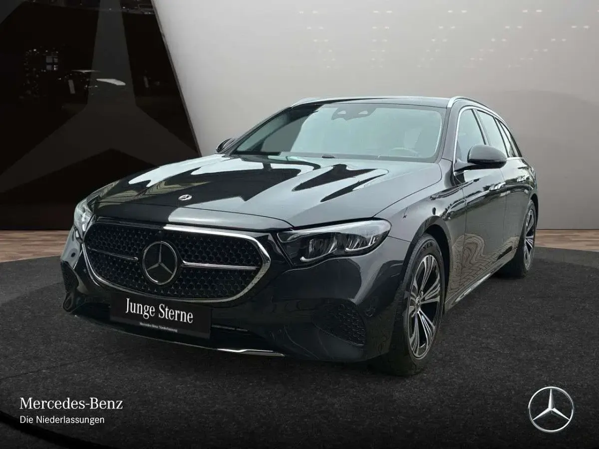 Gebraucht Mercedes E220 Avantgarde 197 PS (144 kW) 2025 Grau Limousine