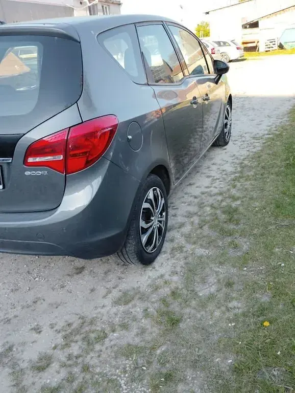 Używany Opel Meriva 95 KM (69 kW) 2015 Szary Minivan