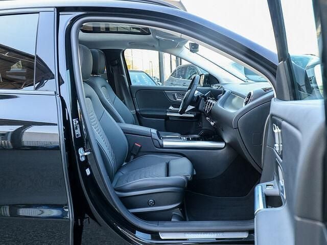 Gebraucht Mercedes GLA220 Advanced 190 PS (139 kW) 2024 Schwarz / kosmosschwarz (metallic) SUV