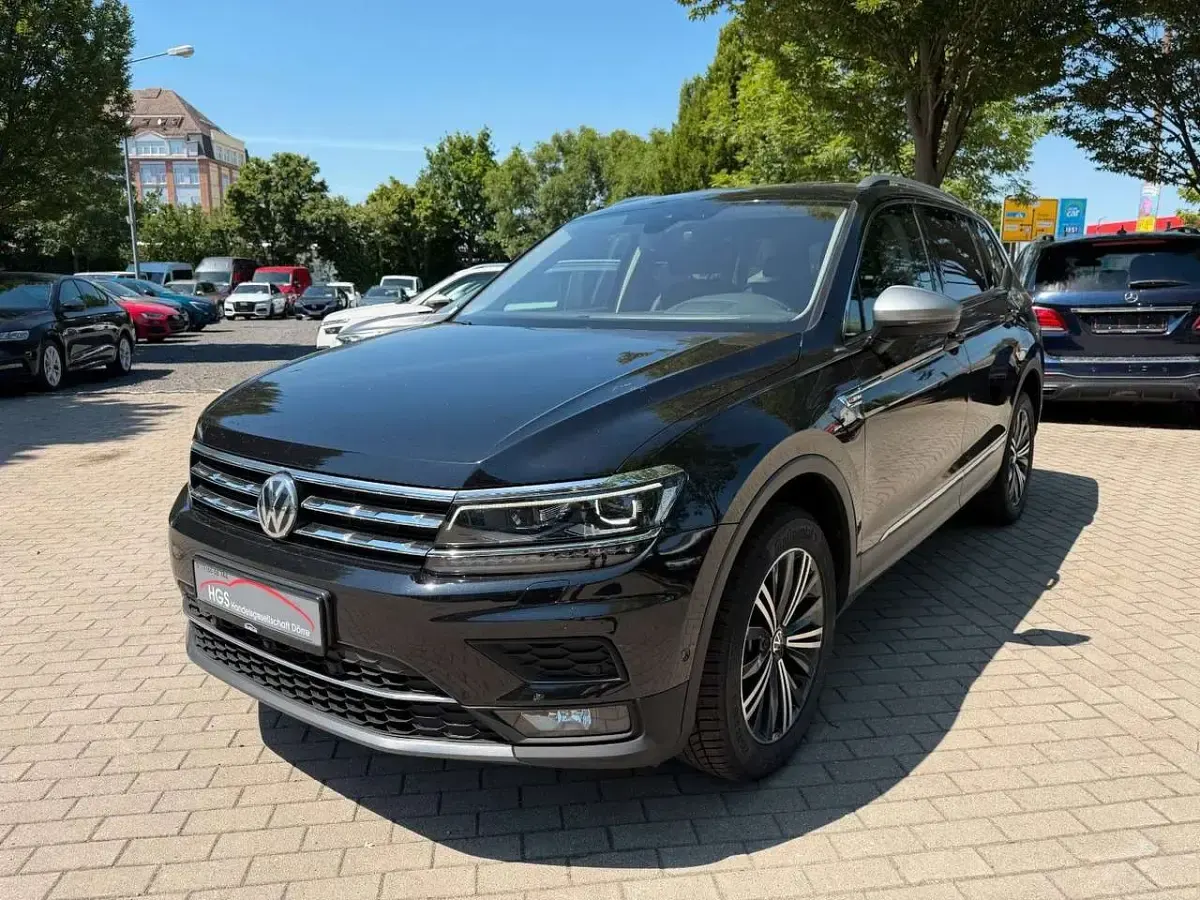 Gebraucht VW Tiguan Allspace Highline 200 PS (147 kW) 2021 Deep black SUV