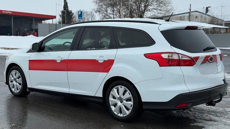 Usata Ford Focus 85 CV (62 kW) 2014 Bianco Station wagon