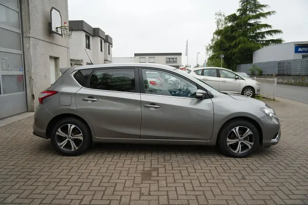 Gebraucht Nissan Pulsar Acenta 116 PS (85 kW) 2016 Grau Kleinwagen