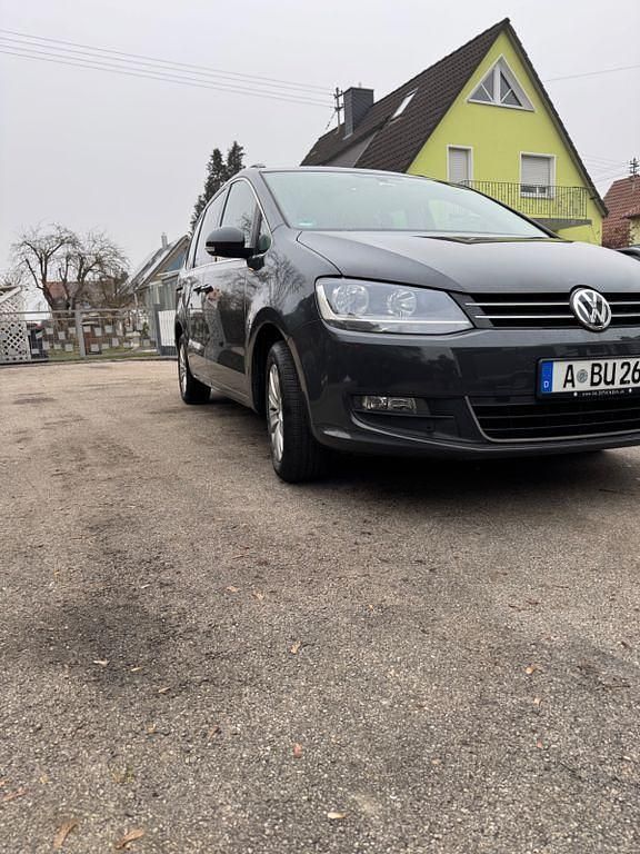 Gebraucht VW Sharan Comfortline 150 PS (110 kW) 2018 Grau Van / Kleinbus