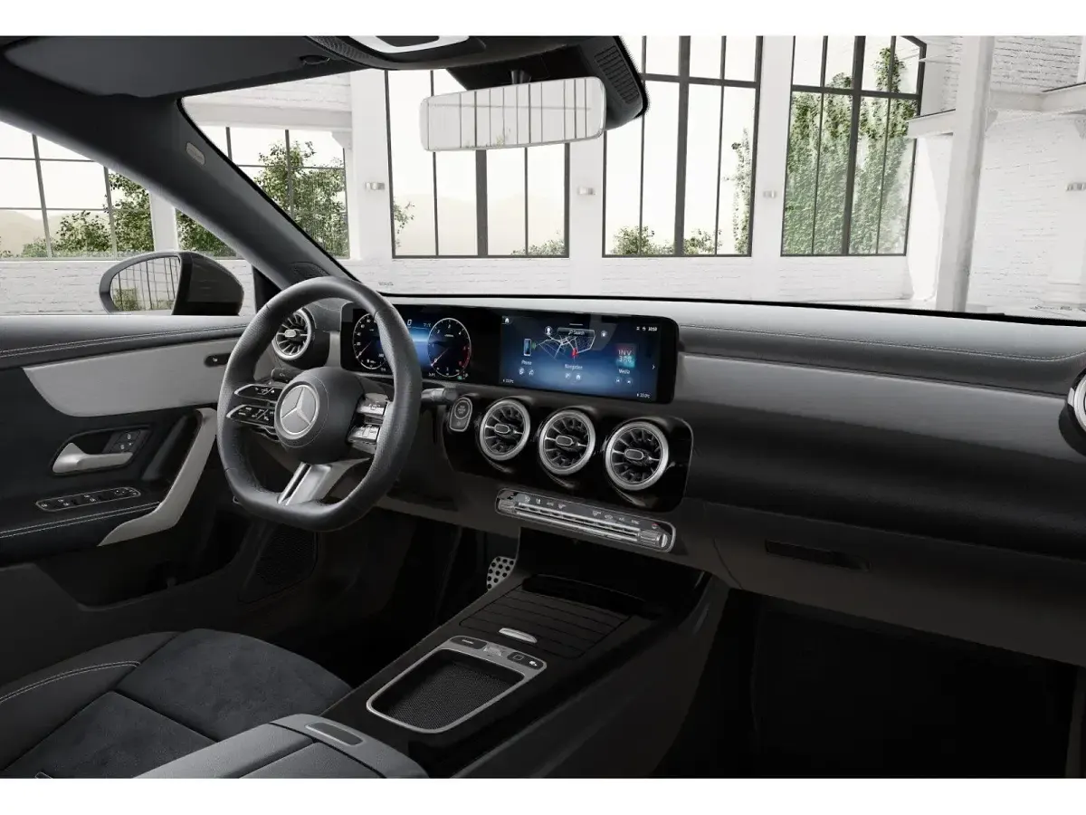 Gebraucht Mercedes CLA200 AMG 150 PS (110 kW) 2025 Unilack polarweiß Coupé