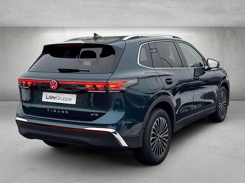 Neu VW Tiguan Elegance 150 PS (110 kW) 2026 Nightshade blue metallic SUV