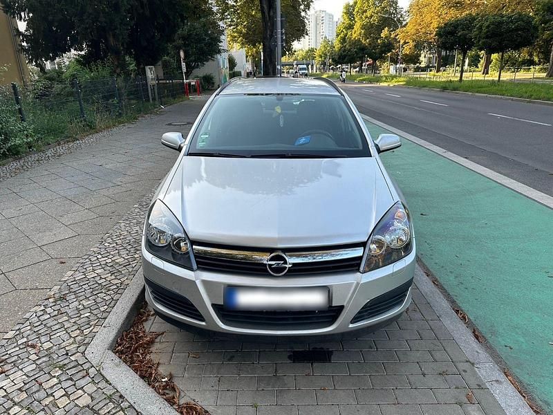 Second-hand Opel Astra 105 CP (77 kW) 2005 Argintiu Break