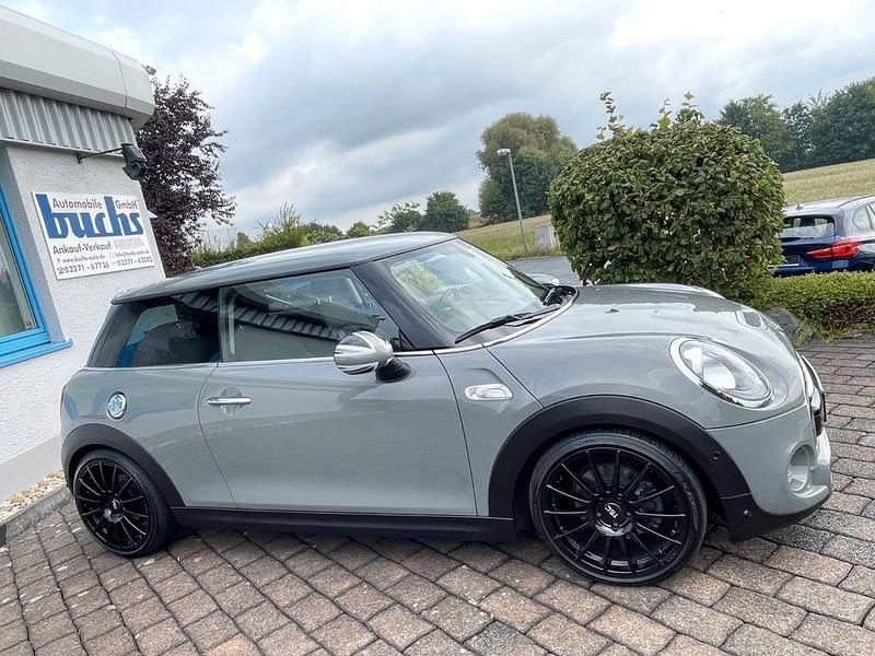 Grau Gebraucht 2017 Mini Cooper S Kleinwagen | 16.450 € (Fairer Preis) - Bild 1/4