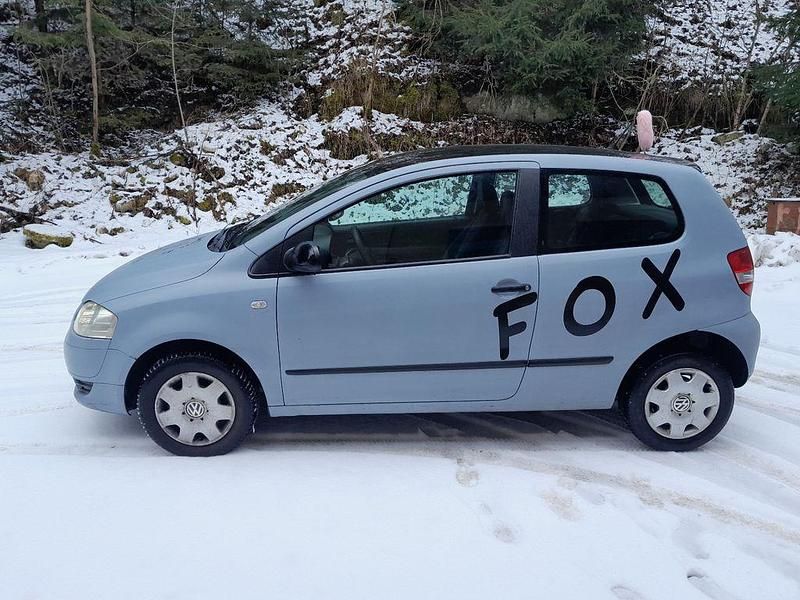 Gebraucht VW Fox 54 PS (39 kW) 2007 Grau Kleinwagen