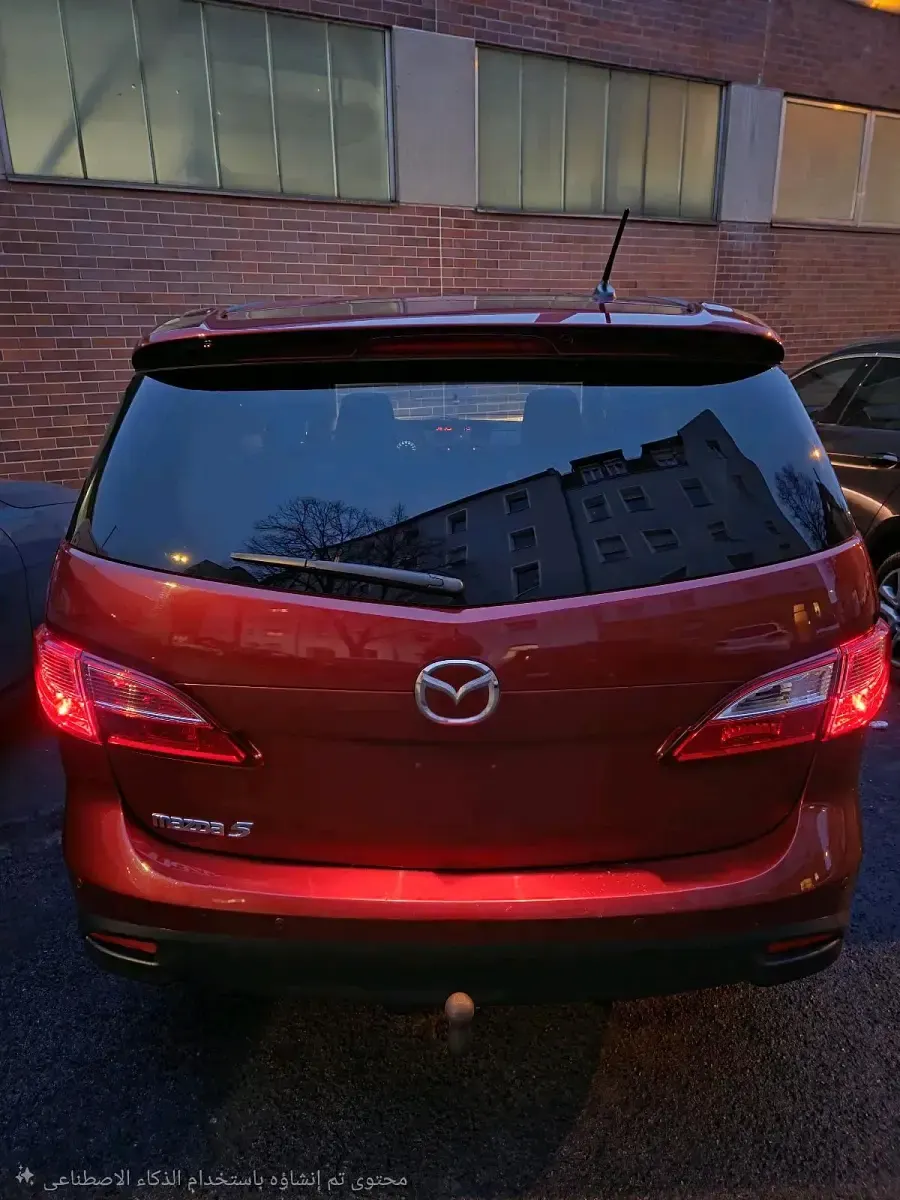 Gebraucht Mazda 5 116 PS (85 kW) 2012 Rot Van / Kleinbus