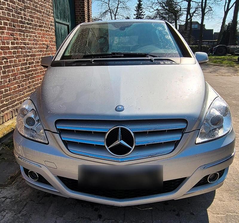 Gebraucht Mercedes B170 116 PS (85 kW) 2008 Silber Van / Kleinbus