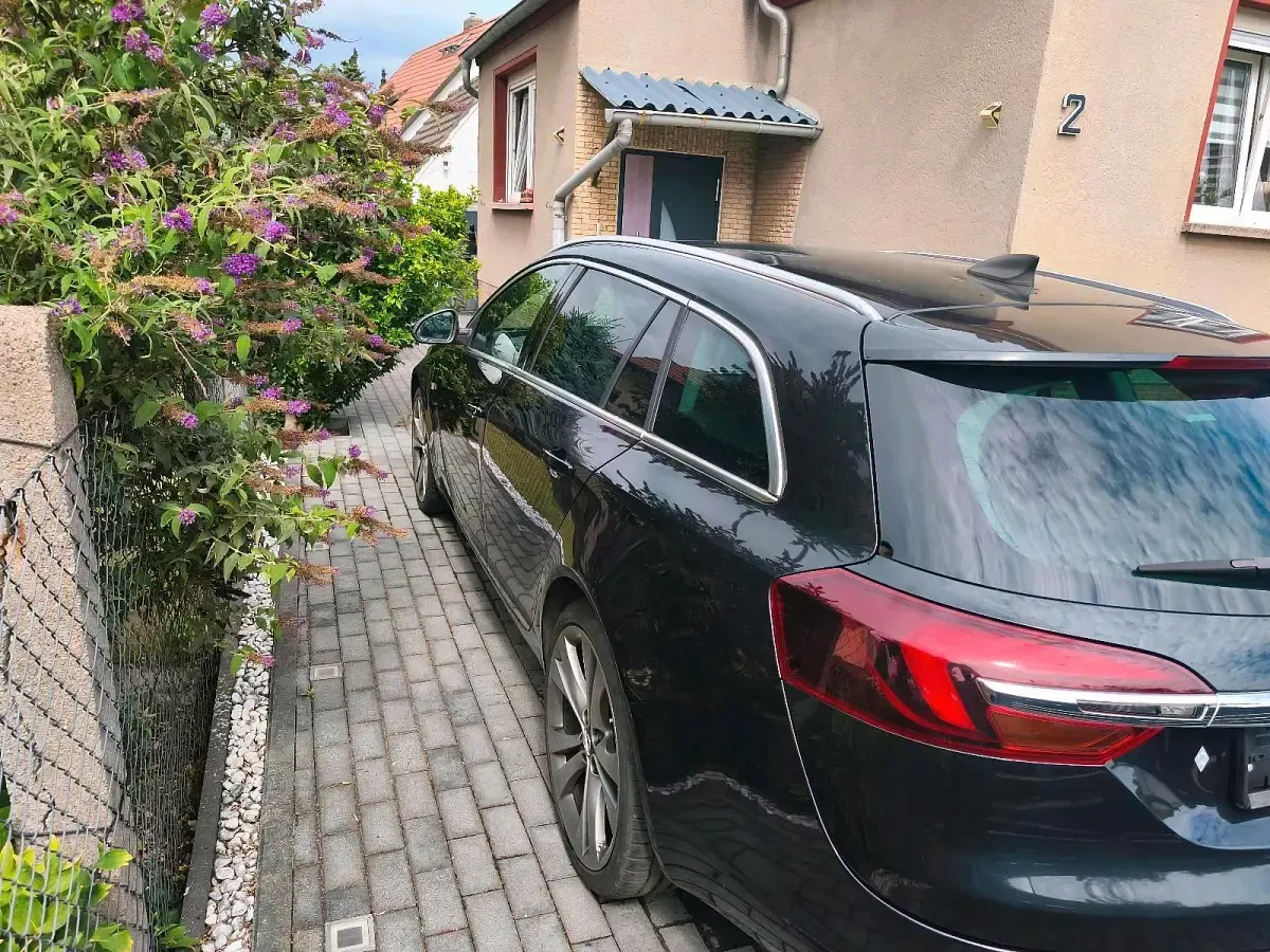 Gebraucht Opel Insignia 250 PS (183 kW) 2016 Schwarz Kombi
