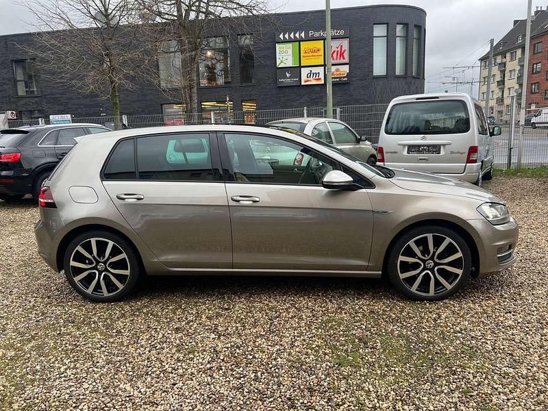 Gebraucht VW Golf VII Edition 150 PS (110 kW) 2015 Light brown metallic Limousine