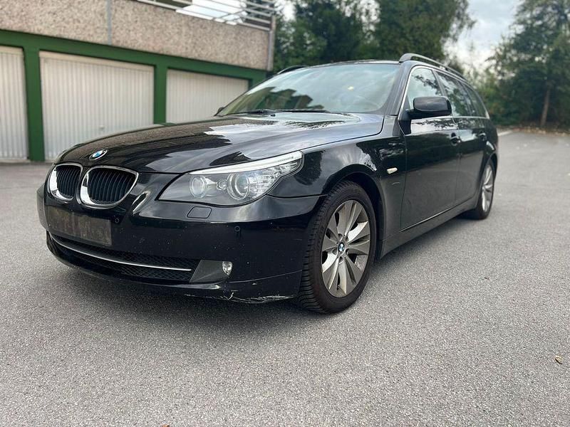 Schwarz Gebraucht 2009 BMW 520 Exclusive Kombi | 5.000 € (Fairer Preis) - Bild 1/4