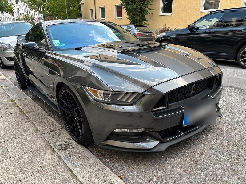 Grau Gebraucht 2017 Ford Mustang Coupé | 27.999 € (Etwas zu teuer) - Bild 1/4