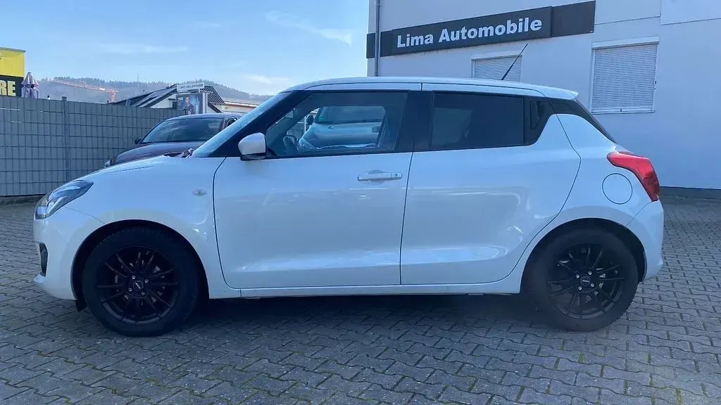 Gebraucht Suzuki Swift Comfort+ 83 PS (61 kW) 2024 Perlmut Kleinwagen