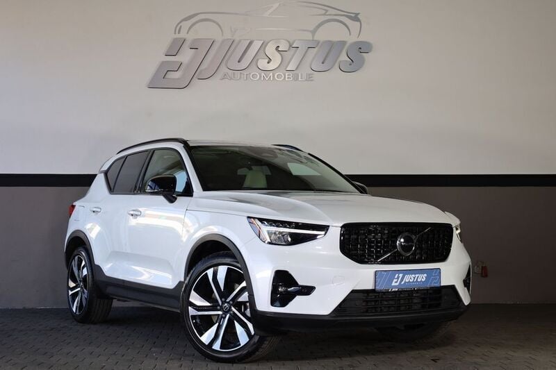 Crystal white metallic Gebraucht 2023 Volvo XC40 Plus SUV | 29.900 € (Superpreis) - Bild 1/4