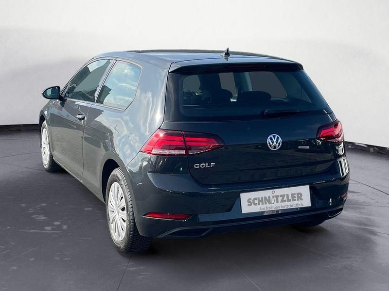 Gebraucht VW Golf VII Trendline 86 PS (63 kW) 2018 Grau Limousine