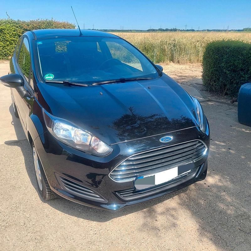 Schwarz Gebraucht 2014 Ford Fiesta SYNC Edition Kleinwagen | 5.999 € - Bild 1/4