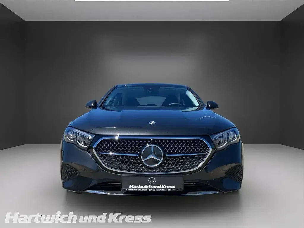 Gebraucht Mercedes E200 Advanced 227 PS (166 kW) 2025 Grafitgrau  lack Limousine