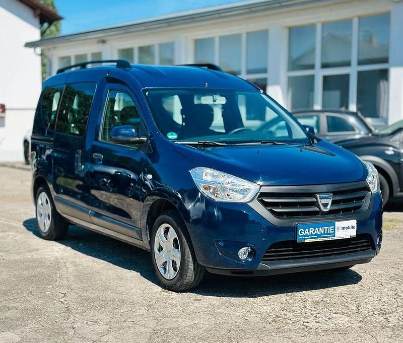 Blau Gebraucht 2017 Dacia Dokker Van | 6.690 € (Guter Preis) - Bild 1/3