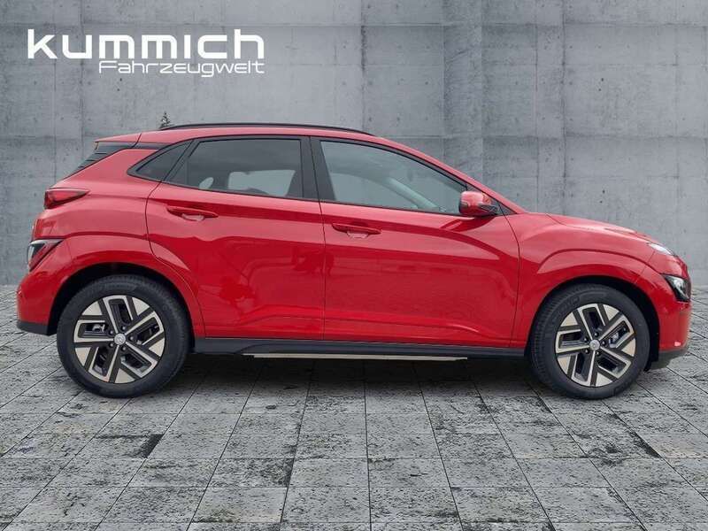 Gebraucht Hyundai Kona Trend 150 kW (204 PS) 2024 Engine red (rot) SUV