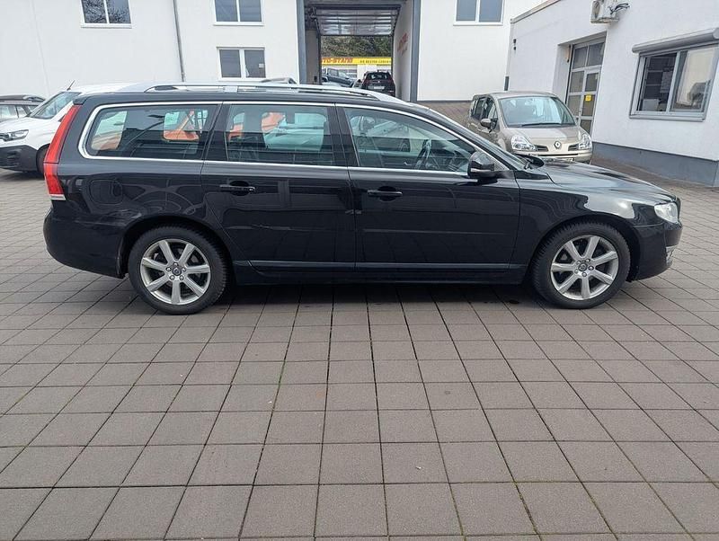 Gebraucht Volvo V70 181 PS (133 kW) 2016 Schwarz Kombi