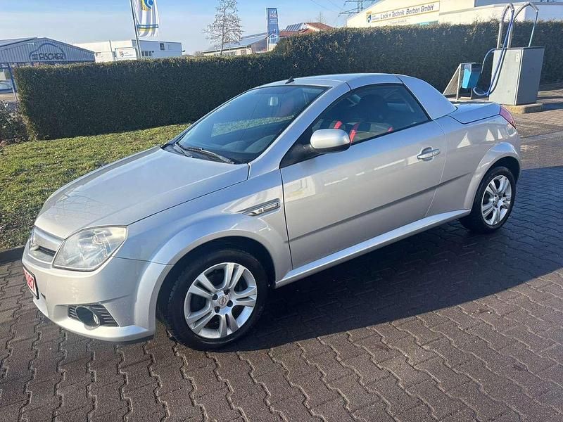 Gebraucht Opel Tigra Enjoy 90 PS (66 kW) 2005 Starsilber iii m2 Cabrio