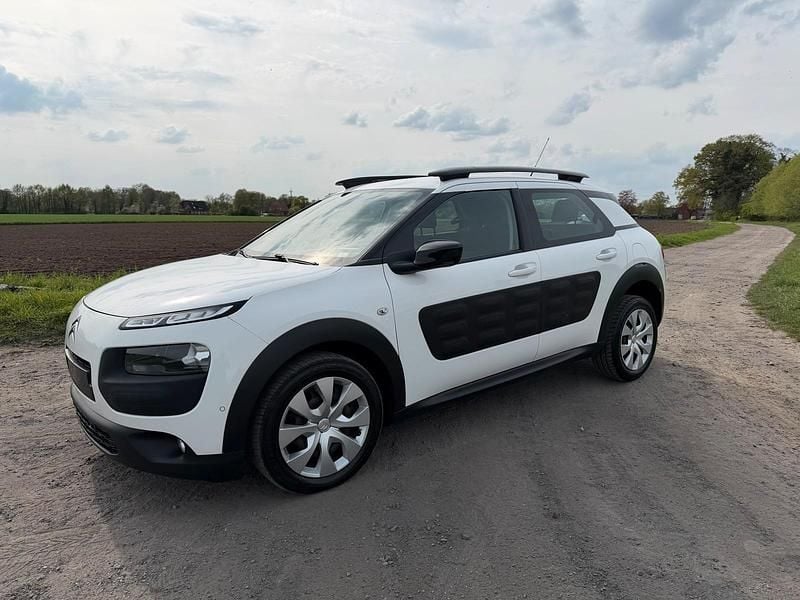 Gebraucht Citroën C4 Cactus 100 PS (73 kW) 2015 Weiß Kleinwagen