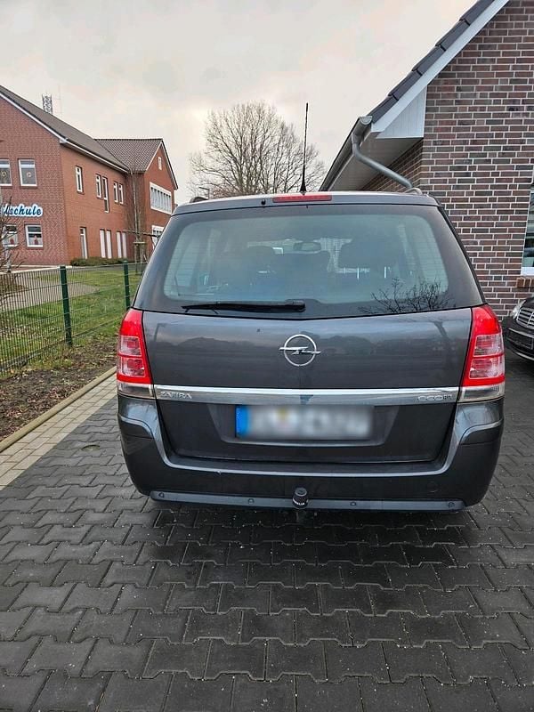 Gebraucht Opel Zafira 116 PS (85 kW) 2012 Grau Van / Kleinbus