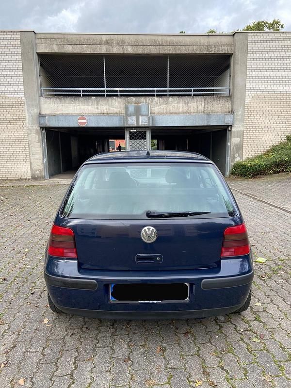 Gebraucht VW Golf IV 105 PS (77 kW) 2002 Blau Kleinwagen