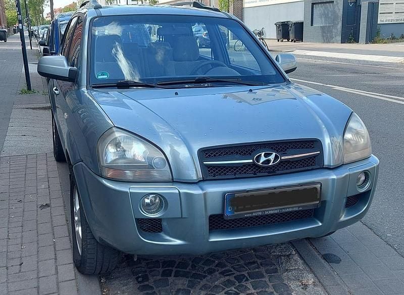 Grau Gebraucht 2005 Hyundai Tucson GLS SUV | 2.800 € (Guter Preis) - Bild 1/4
