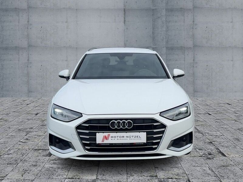 Używany Audi A4 Advanced 136 KM (100 kW) 2022 Biały Kombi