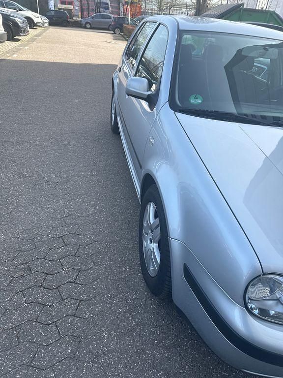 Gebraucht VW Golf IV Edition 75 PS (55 kW) 2001 Schwarz Limousine