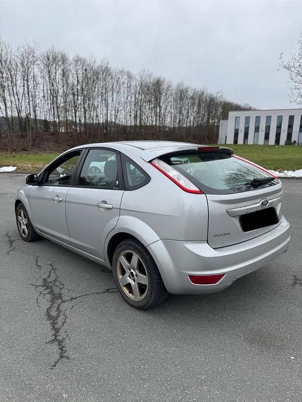 Usata Ford Focus 145 CV (106 kW) 2009 Grigio Utilitaria