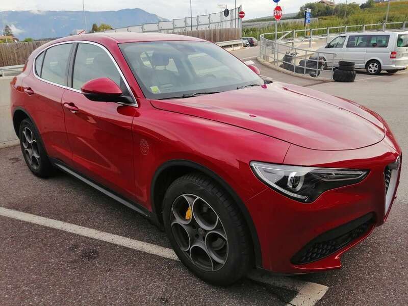 Rot Gebraucht 2017 Alfa Romeo Stelvio Super SUV | 30.000 € (Etwas zu teuer) - Bild 1/4