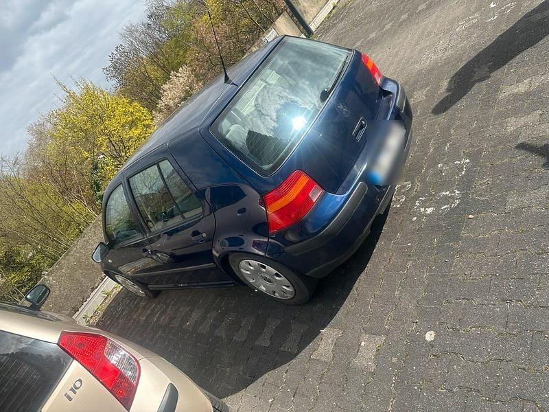 Gebraucht VW Golf IV 75 PS (55 kW) 2000 Blau Limousine