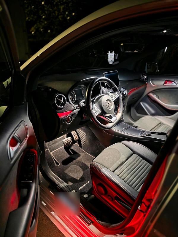 Silber Gebraucht 2016 Mercedes B250 AMG Van / Kleinbus | 19.300 € (Fairer Preis) - Bild 1/4